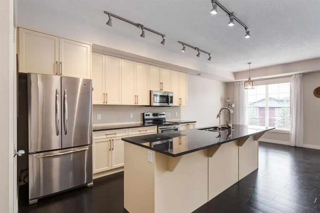 141 Cranford SE