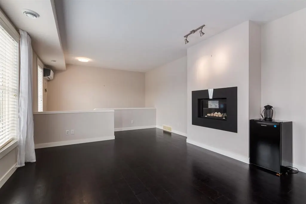 141 Cranford SE
