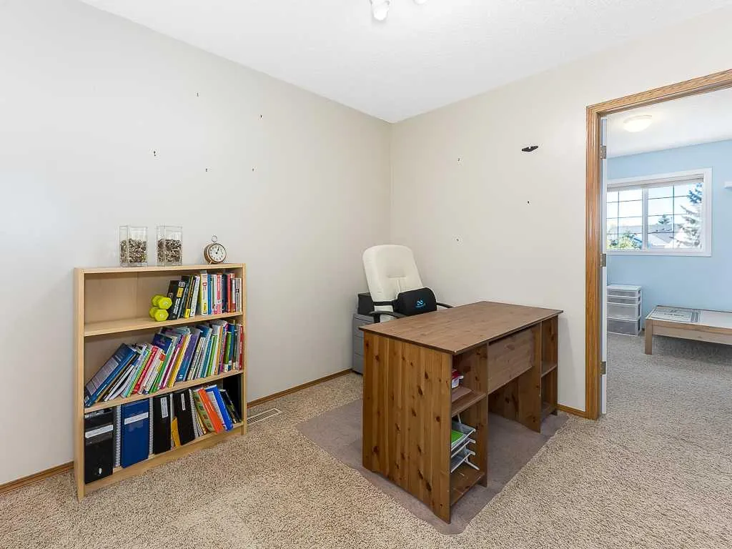 119 Mt Douglas Manor SE