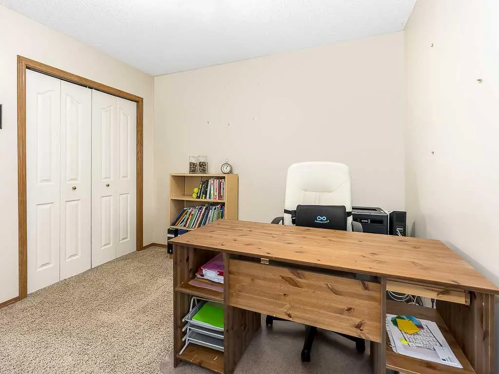 119 Mt Douglas Manor SE