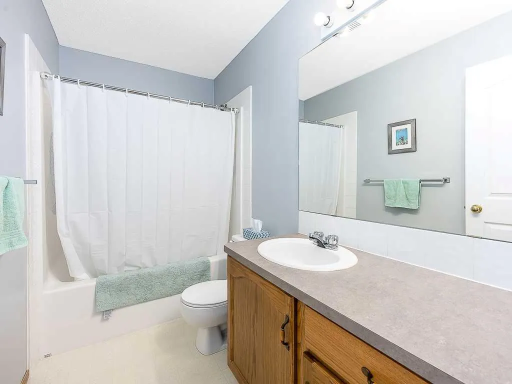 119 Mt Douglas Manor SE
