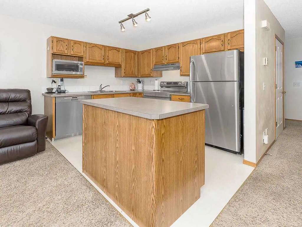 119 Mt Douglas Manor SE