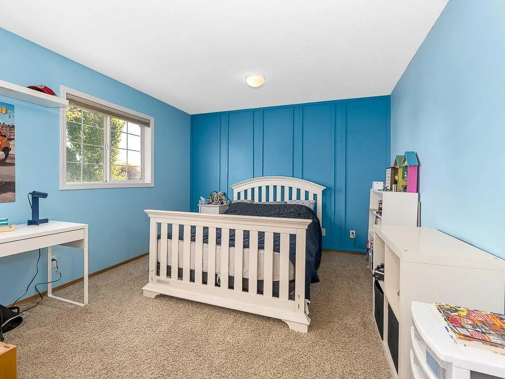 119 Mt Douglas Manor SE