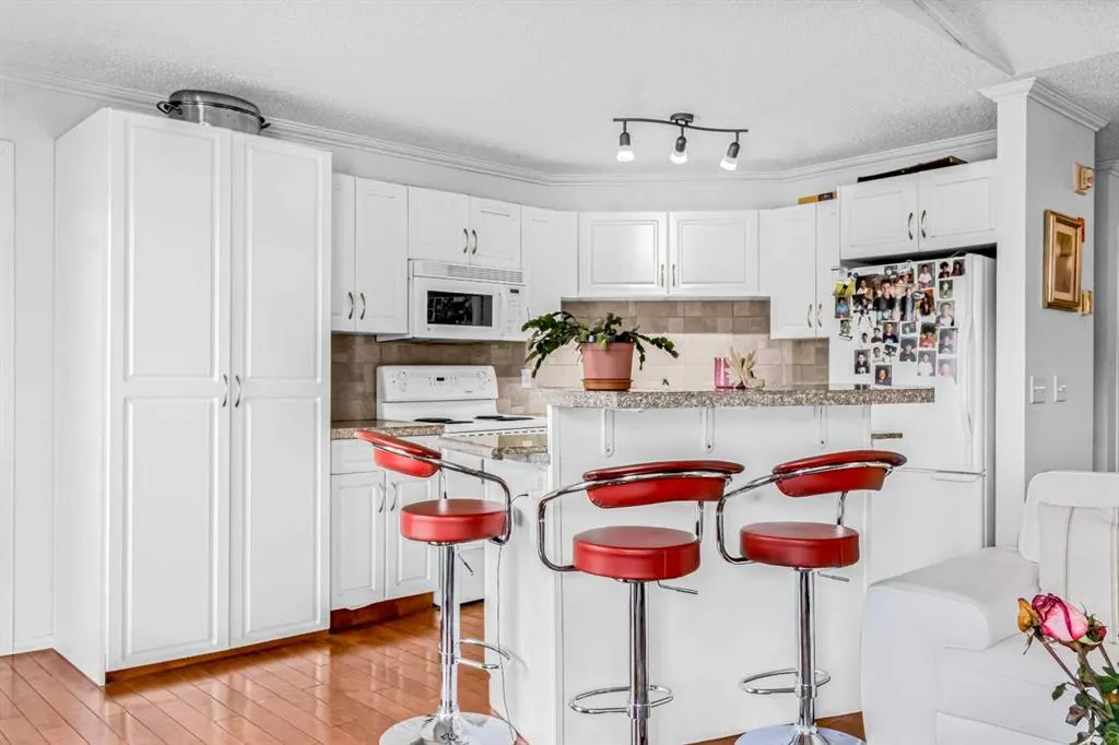 3308 Valleyview Park SE, ##308
