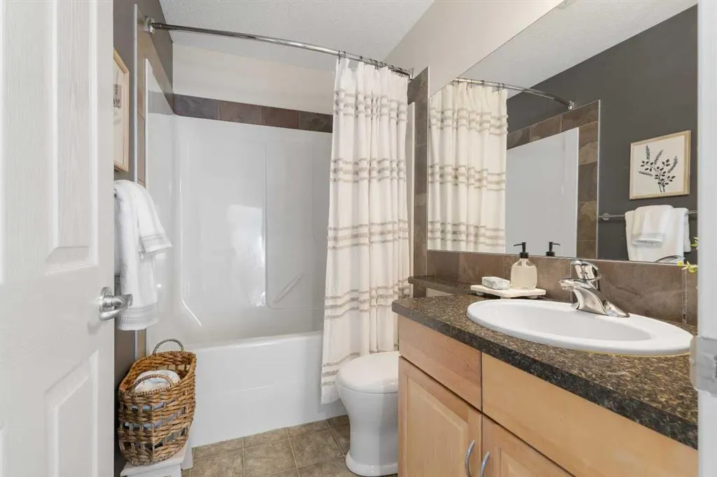 2227 Sagewood Heights SW