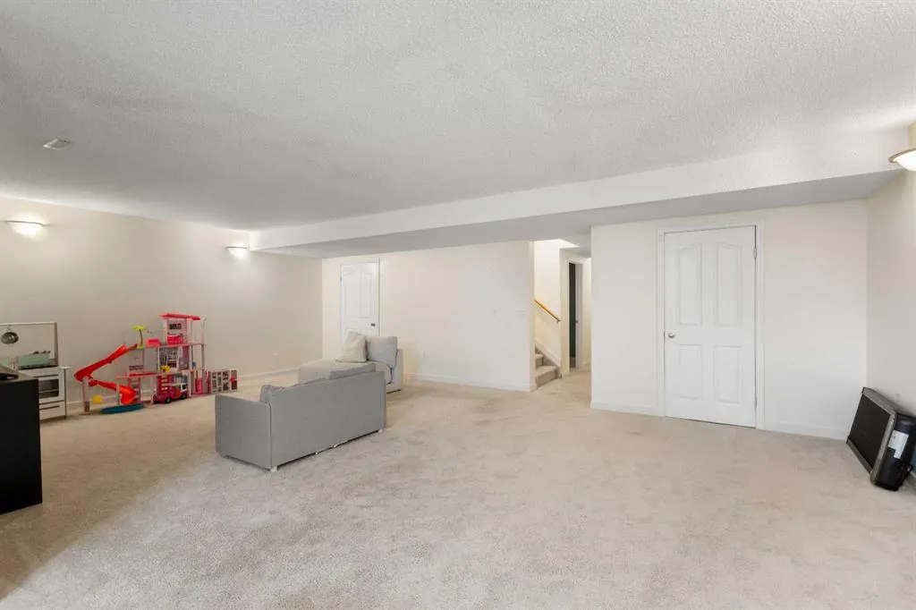 2227 Sagewood Heights SW