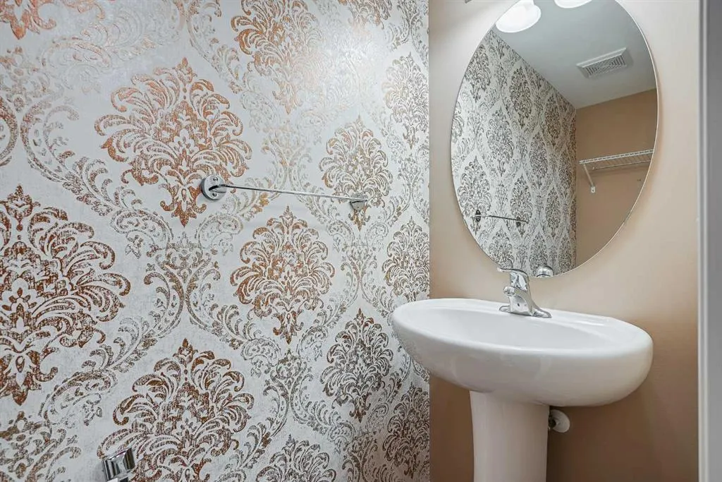 145 Windstone Avenue SW