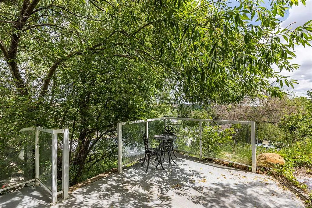 22 Chinook Drive SW