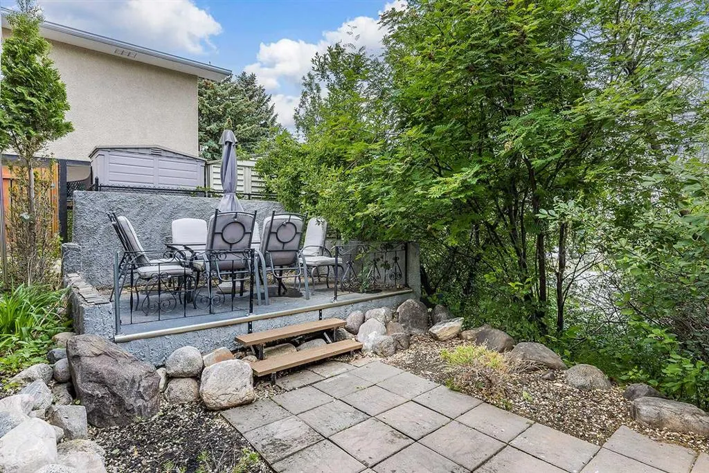 22 Chinook Drive SW