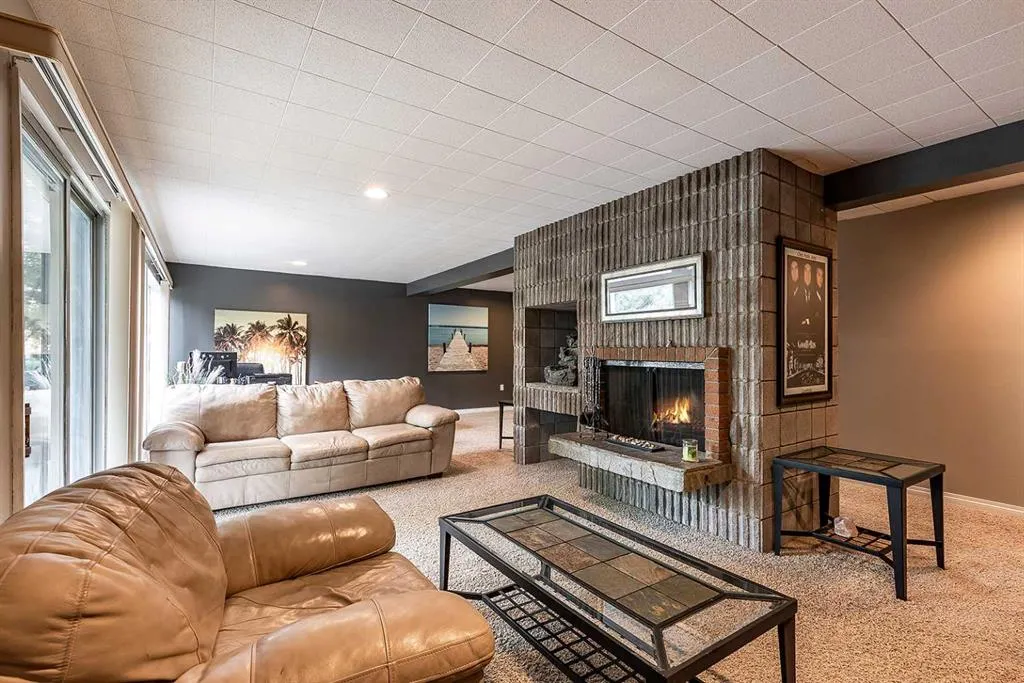 22 Chinook Drive SW