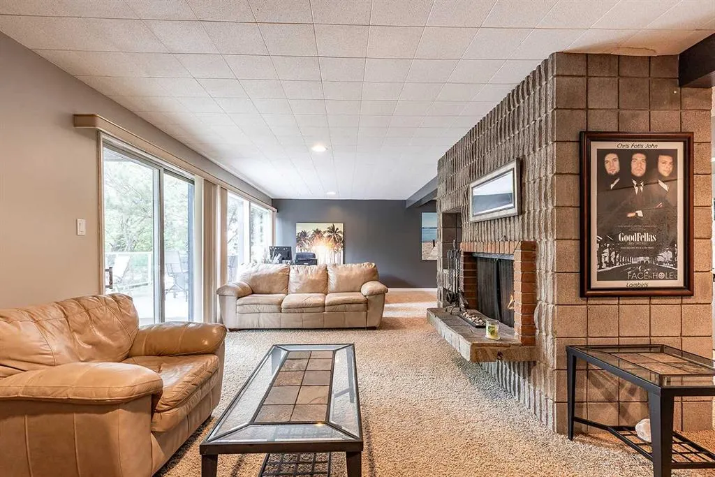22 Chinook Drive SW