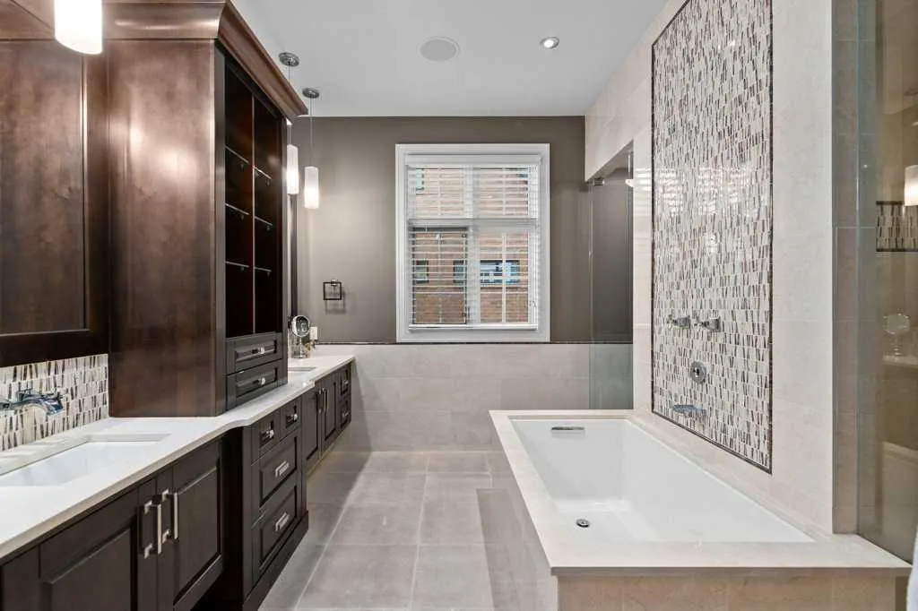 233 Heritage Isle