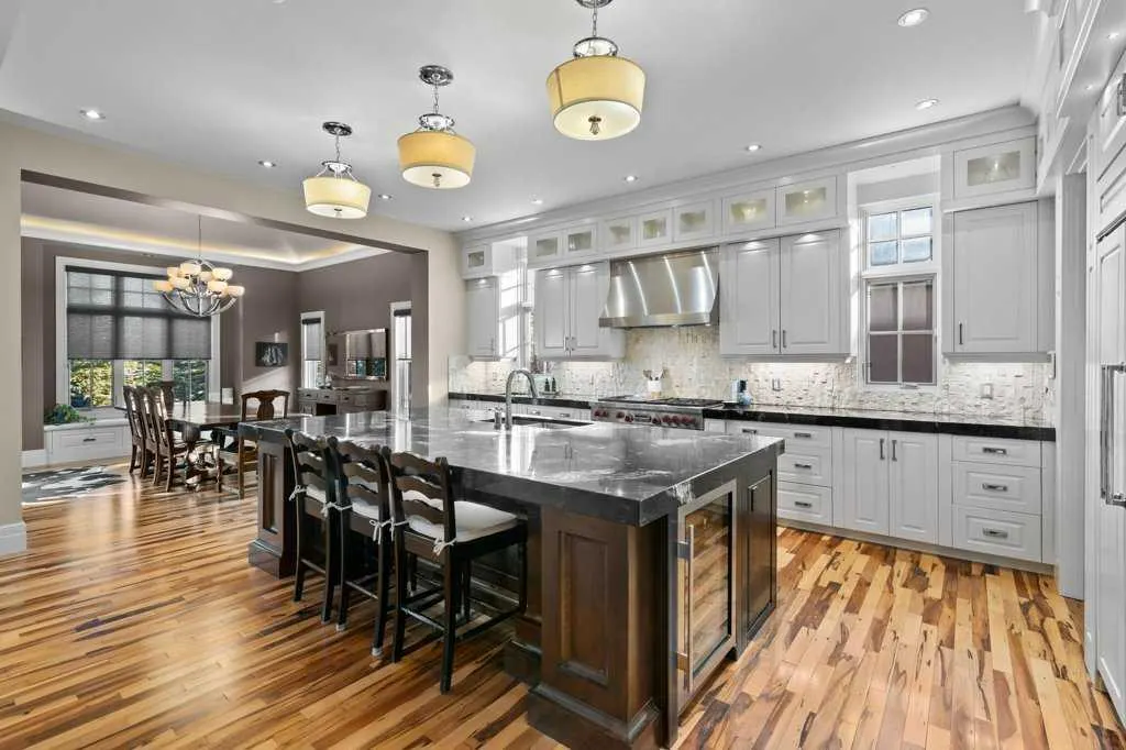 233 Heritage Isle