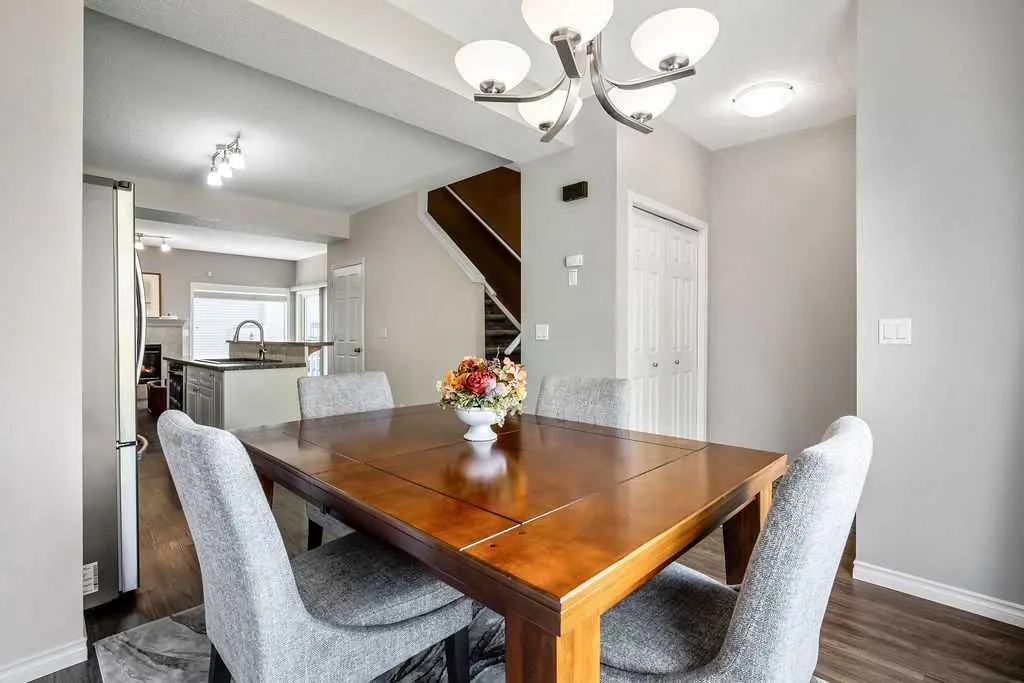 251 Bridlewood View SW