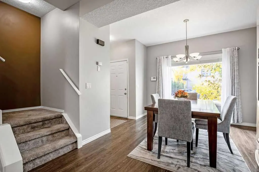 251 Bridlewood View SW