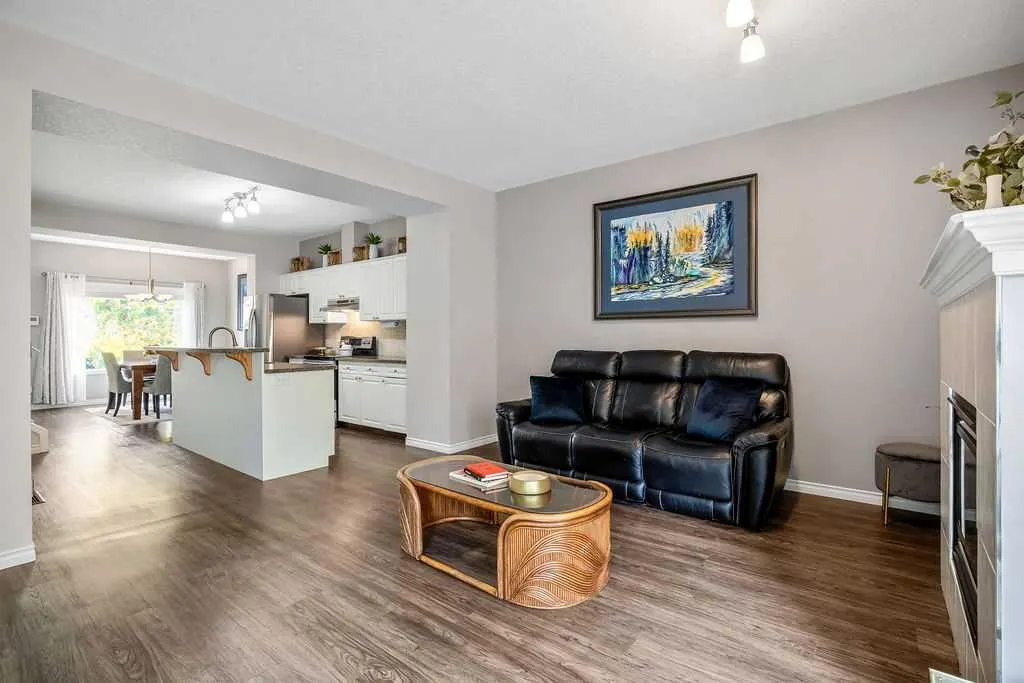 251 Bridlewood View SW