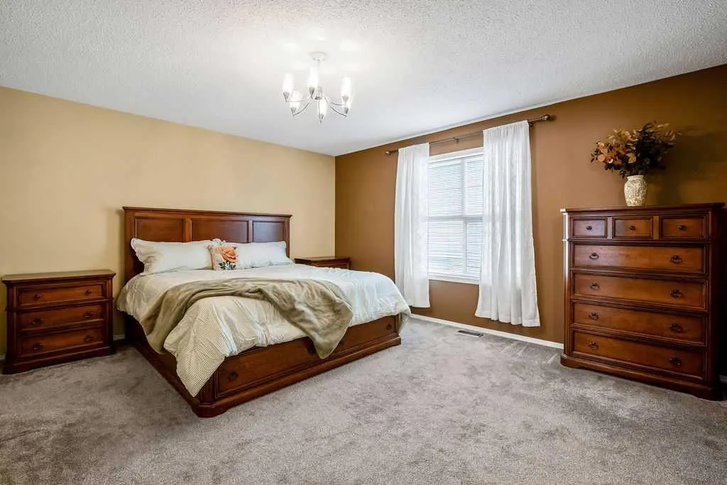 251 Bridlewood View SW
