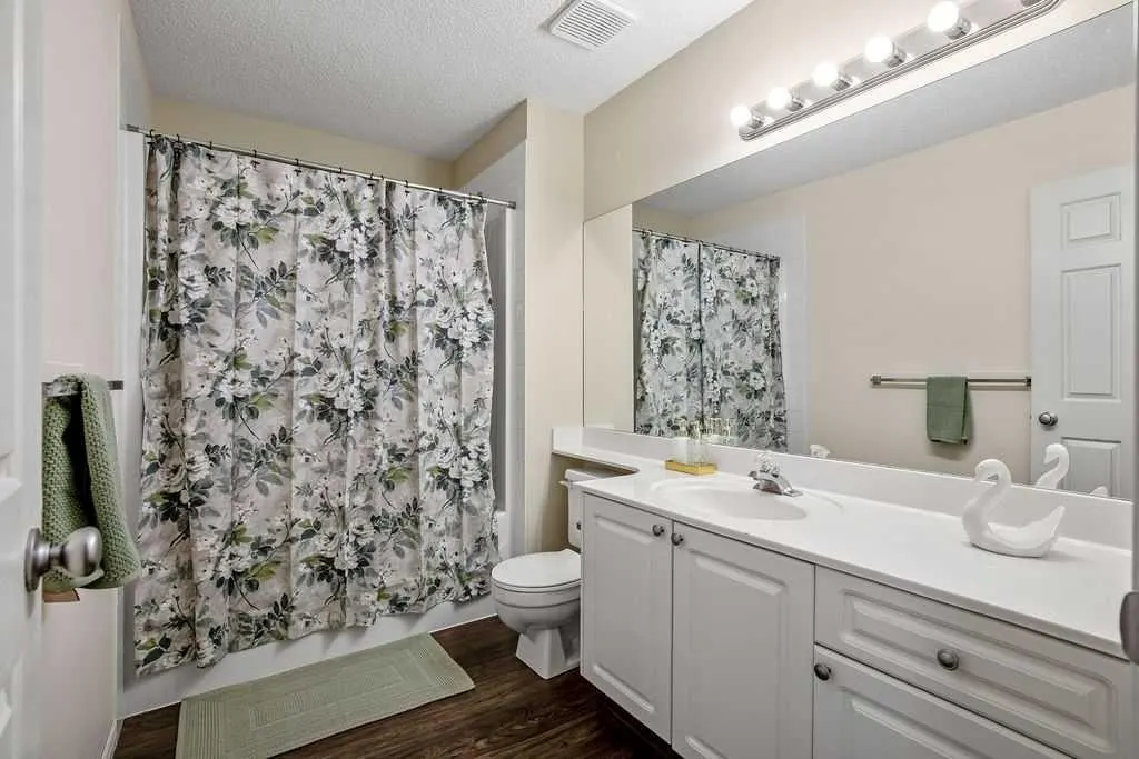 251 Bridlewood View SW