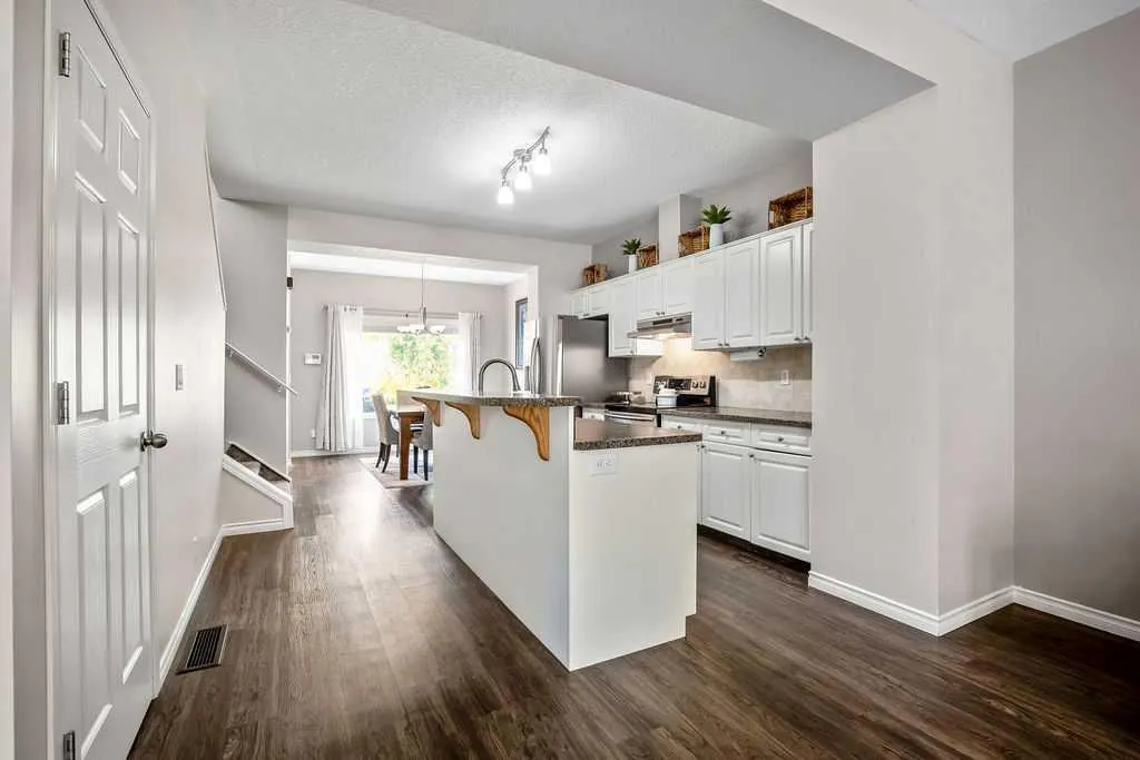 251 Bridlewood View SW
