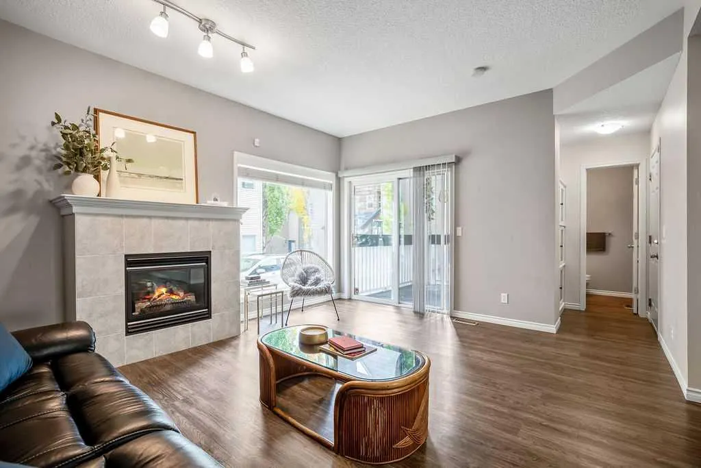 251 Bridlewood View SW