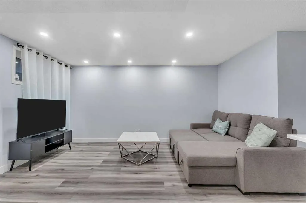 31 Skyview Point Road NE