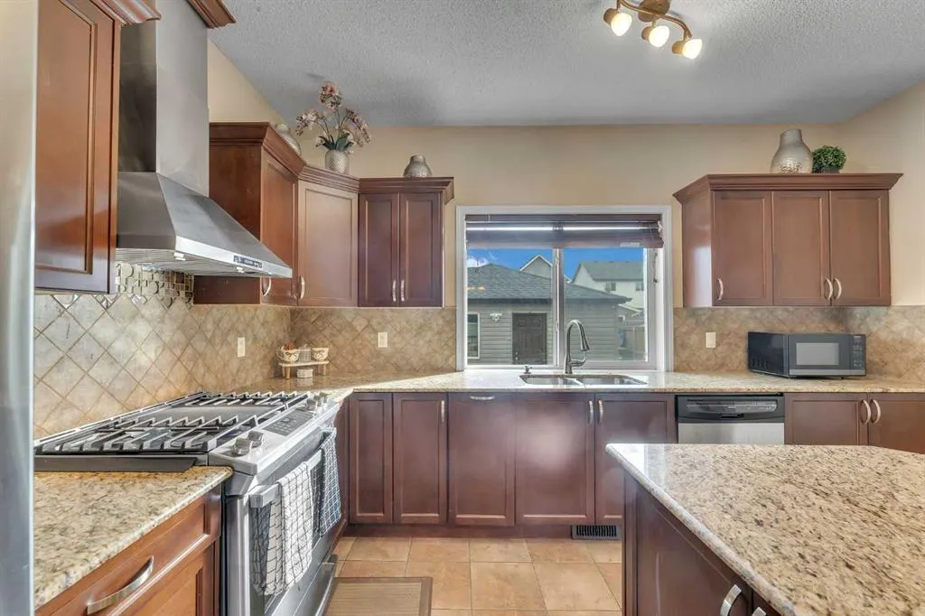31 Skyview Point Road NE