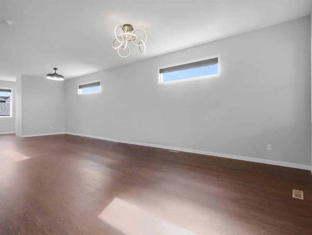 20 Evanscrest Place NW