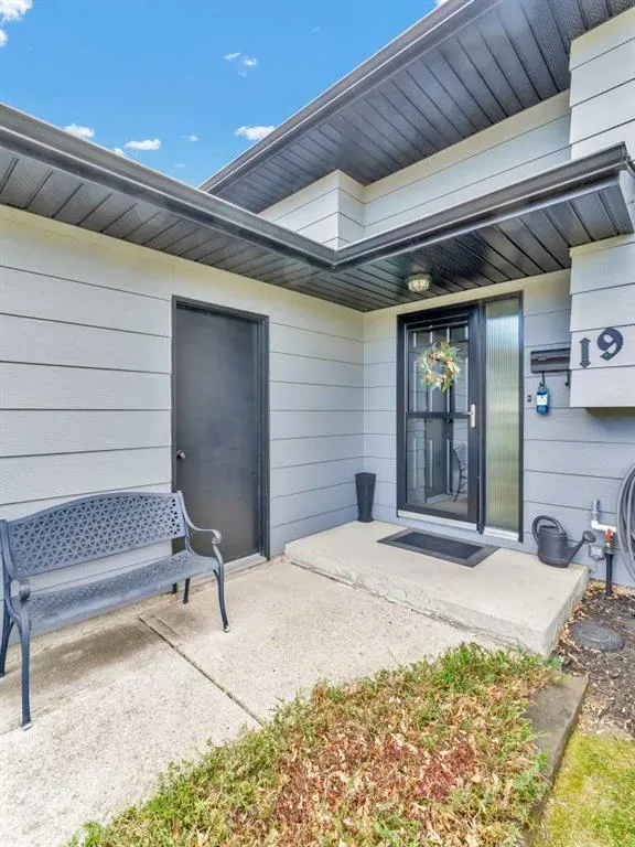 19 Chow Avenue SE