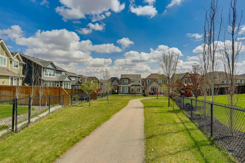 522 Mahogany Manor SE