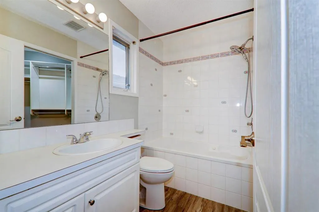 435 Douglas Ridge Mews SE
