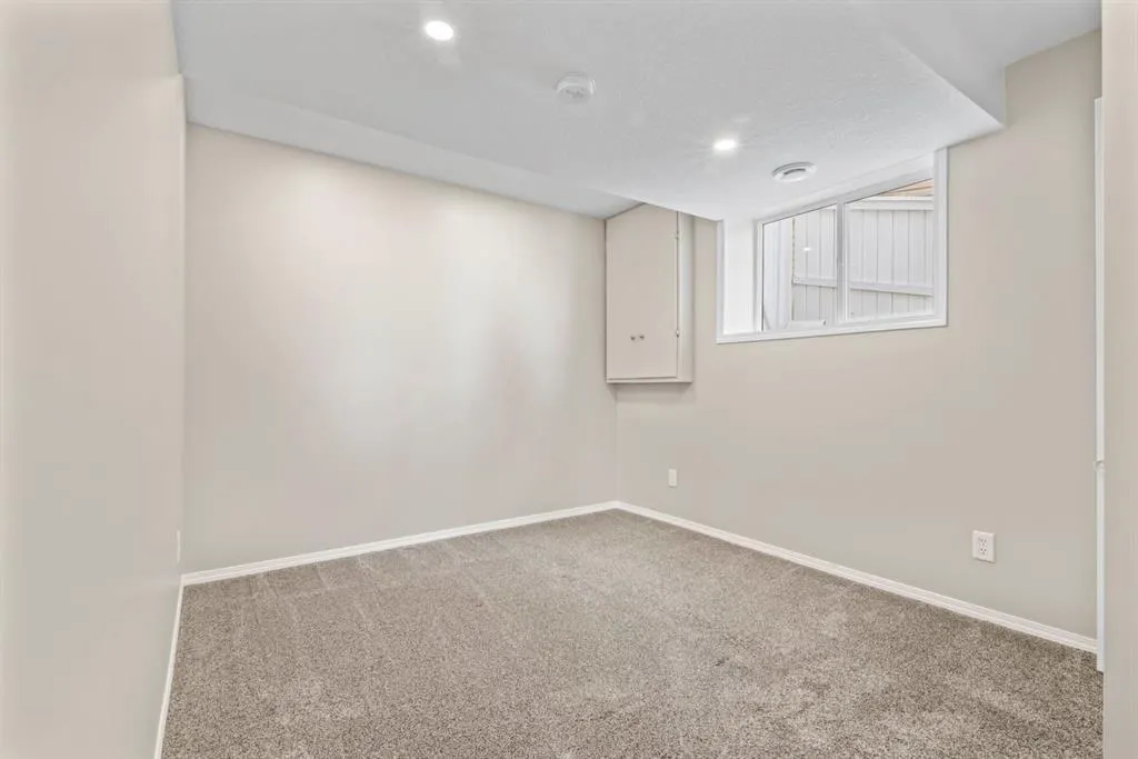 435 Douglas Ridge Mews SE