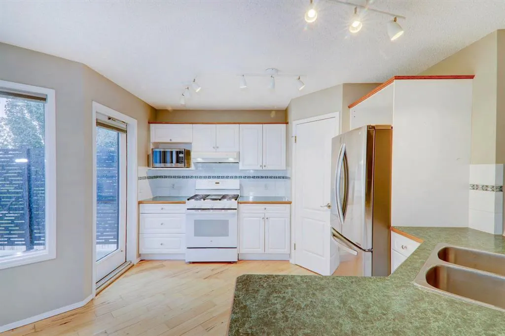 435 Douglas Ridge Mews SE