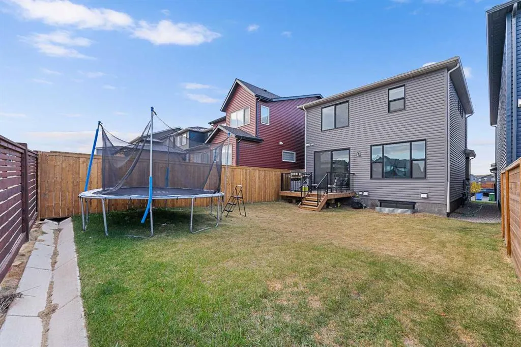 261 Herron Mews NE