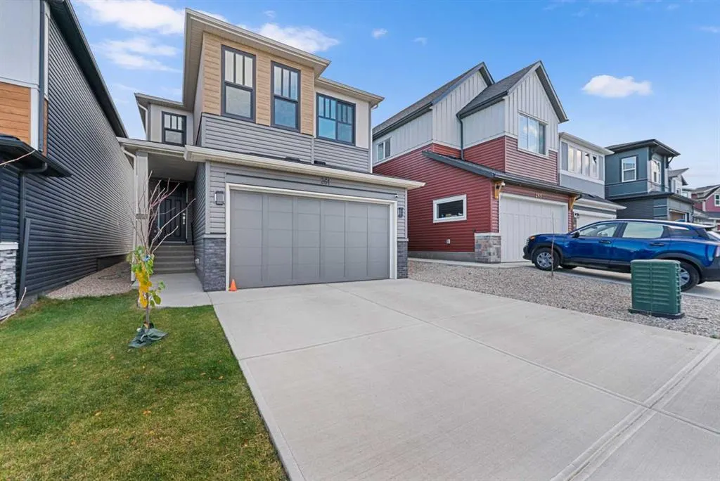 261 Herron Mews NE