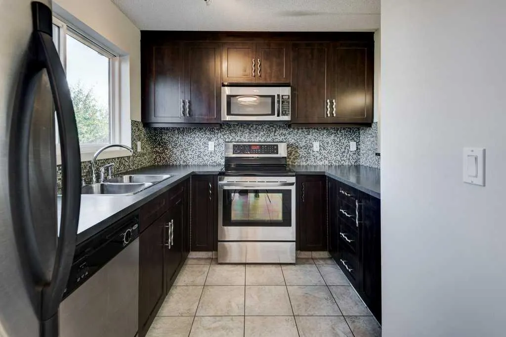 176 Walden Drive SE