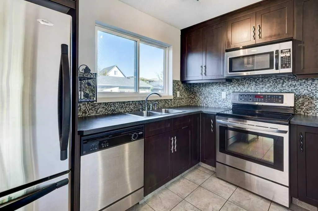 176 Walden Drive SE