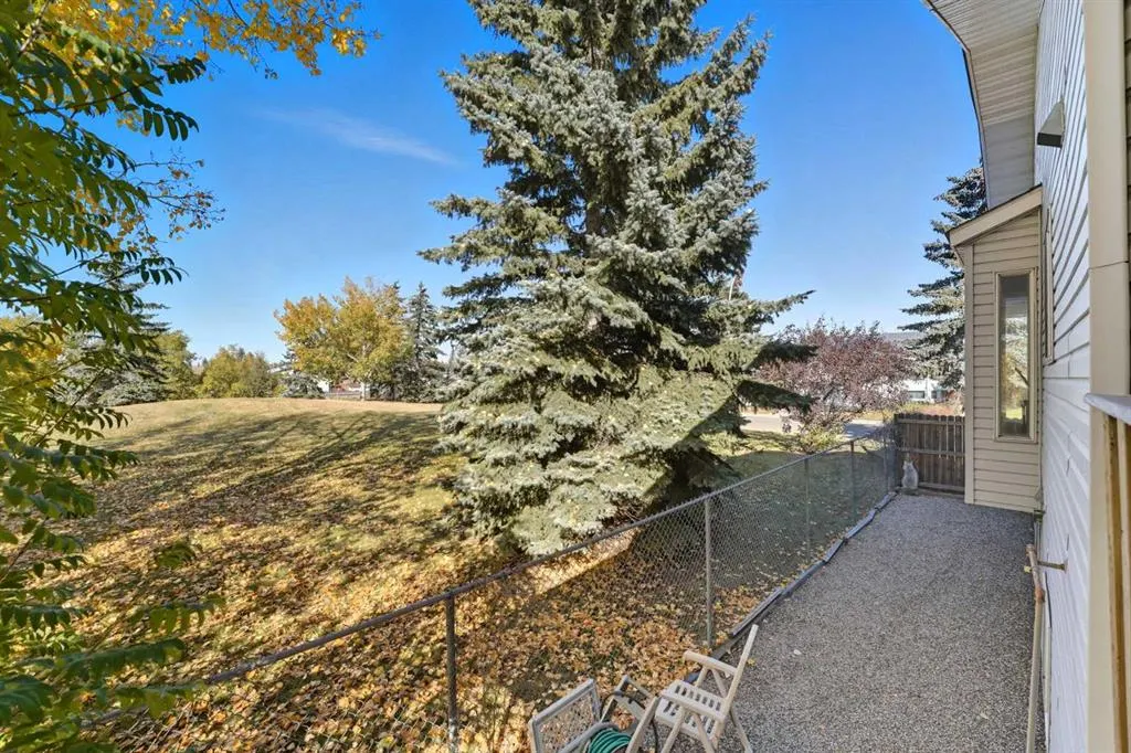 31 Applegrove Crescent SE