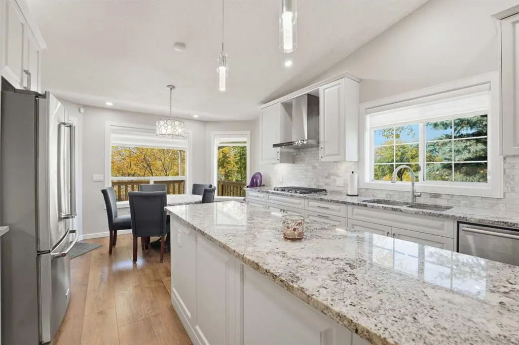 31 Applegrove Crescent SE