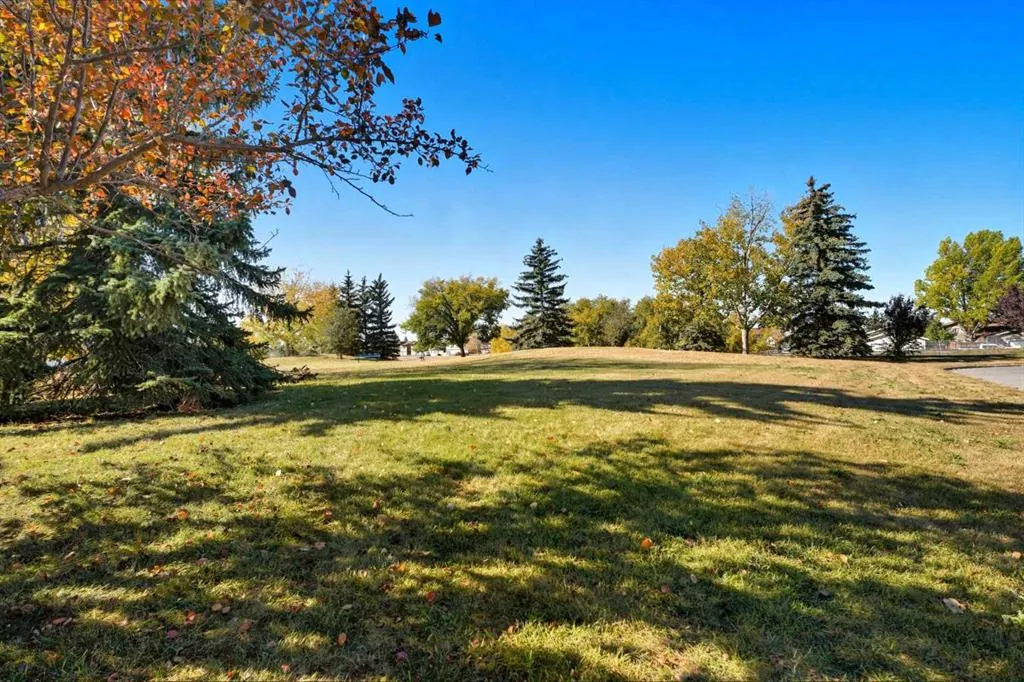 31 Applegrove Crescent SE