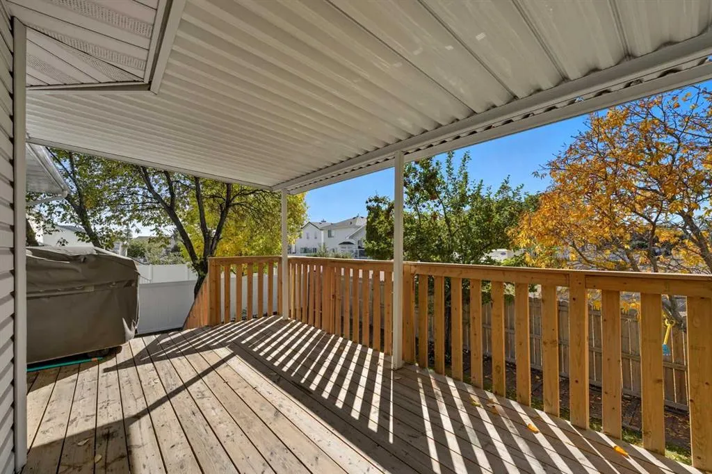 31 Applegrove Crescent SE