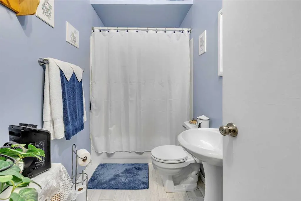 8128 Bowglen Crescent NW