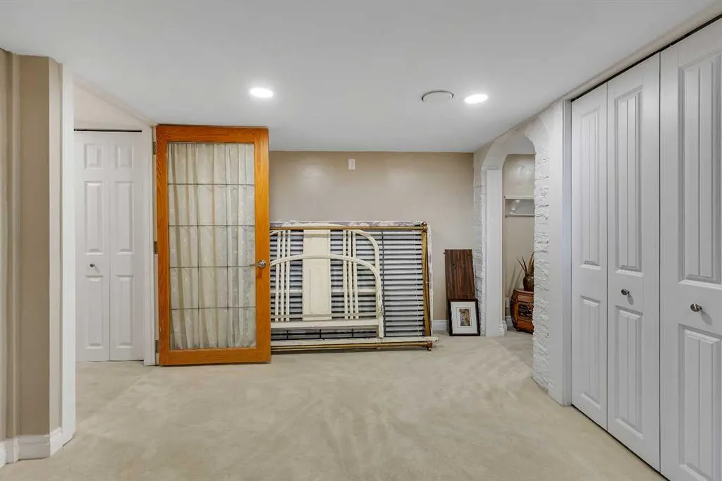 8128 Bowglen Crescent NW