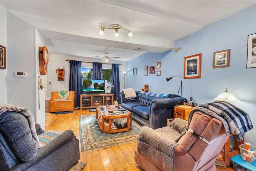 8128 Bowglen Crescent NW