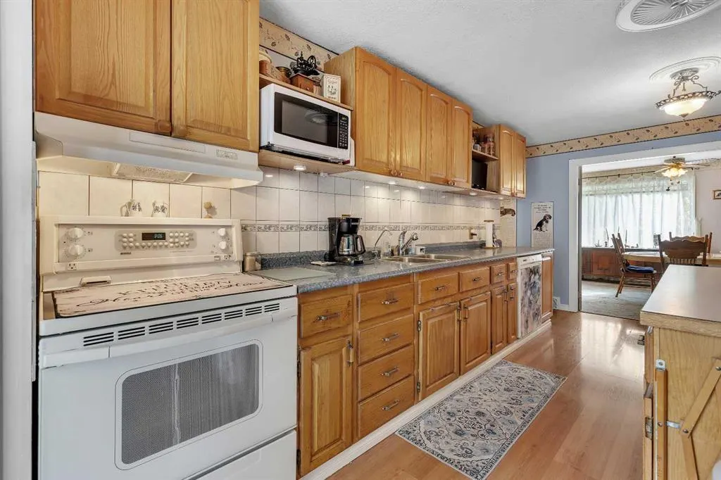 8128 Bowglen Crescent NW