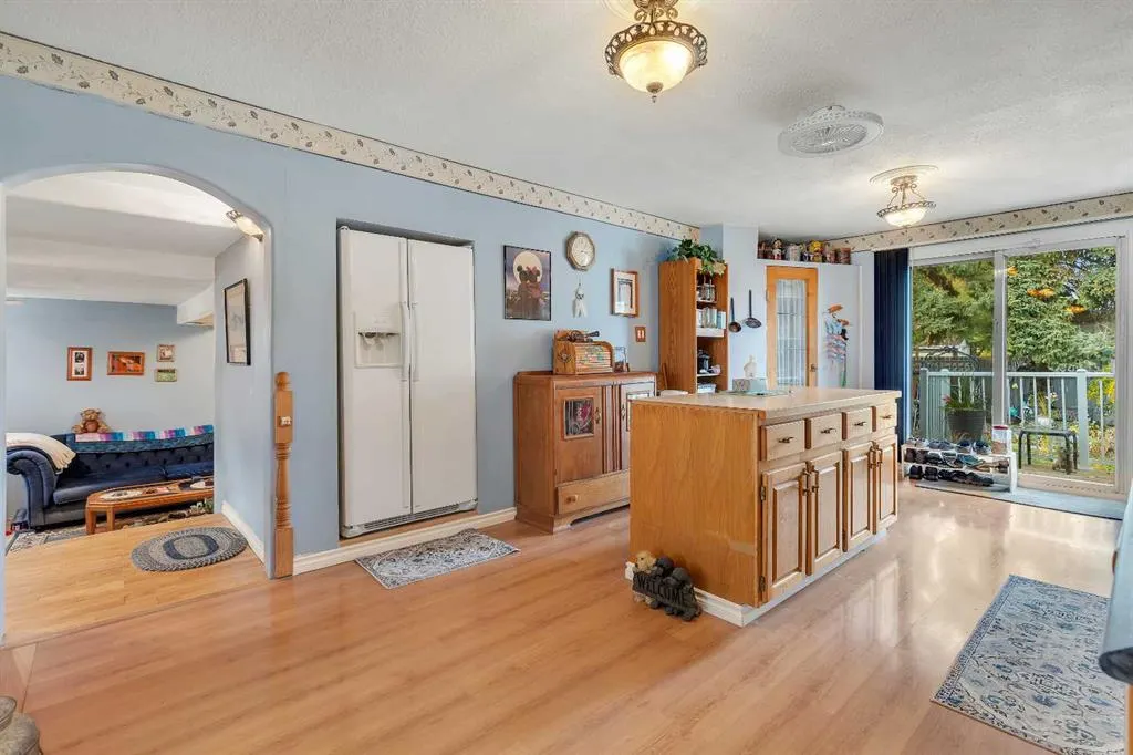 8128 Bowglen Crescent NW