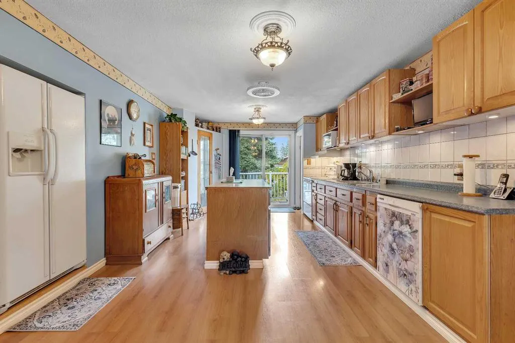 8128 Bowglen Crescent NW