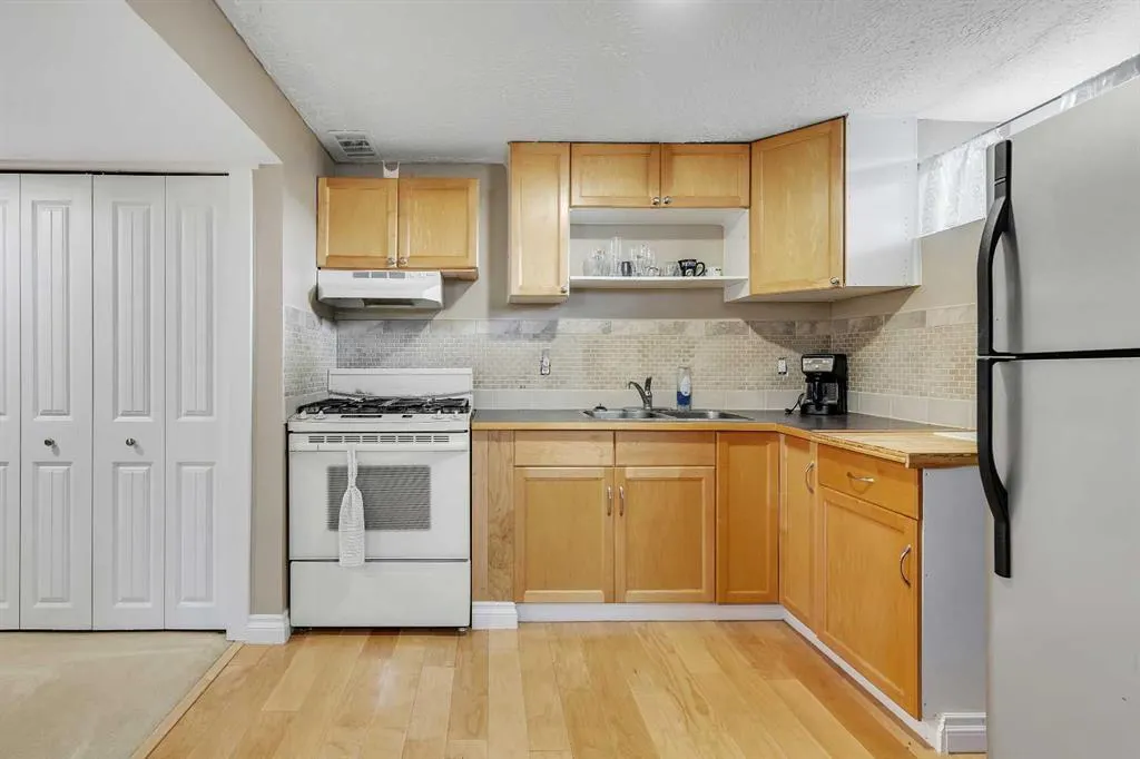 8128 Bowglen Crescent NW