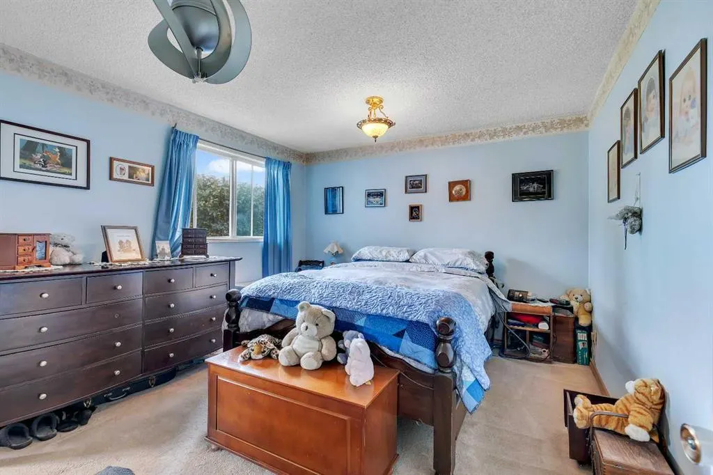 8128 Bowglen Crescent NW