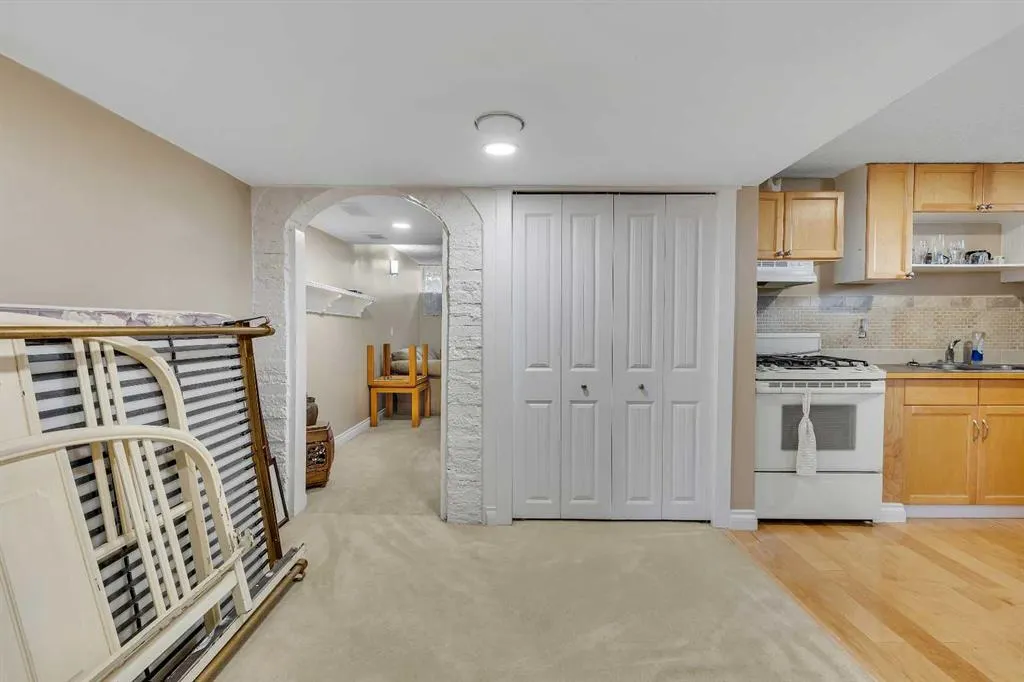 8128 Bowglen Crescent NW