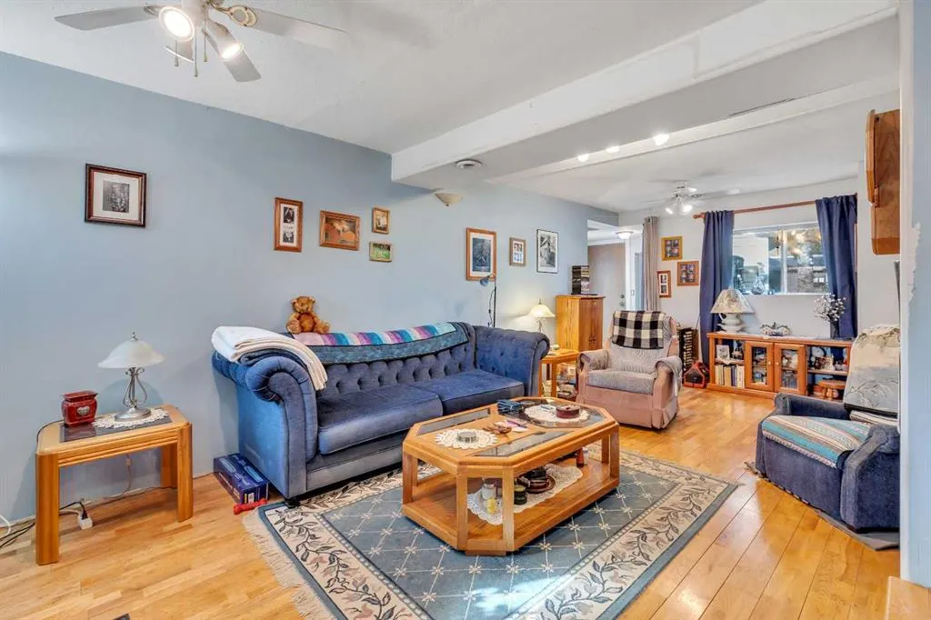 8128 Bowglen Crescent NW